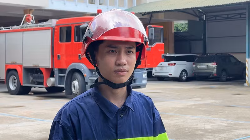 Chiến sĩ chữa cháy Trần Văn Quỳnh, Phòng Cảnh sát PCCC-CNCH Công an Bình Thuận, người sơ cứu cháu bé trong vụ cháy nhà ở Phan Thiết vào đêm ngày 31/8/2023.