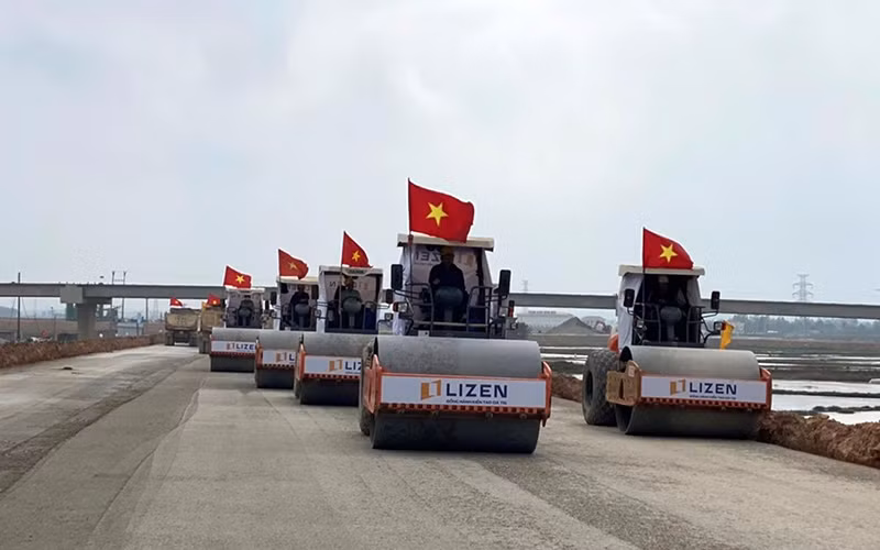 Nhà thầu Lizen triển khai thi công đường cao tốc bắc-nam đoạn quốc lộ 45-Nghi Sơn. 