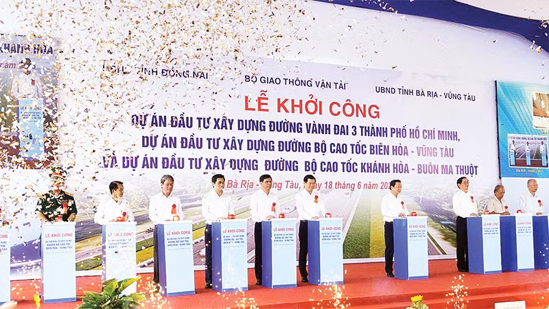 Khởi công dự án cao tốc Biên Hòa-Vũng Tàu đã diễn ra đúng dự kiến, tiến độ. 