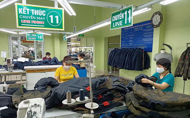 Sản xuất hàng dệt may xuất khẩu tại Tổng công ty cổ phần Dệt may Nam Ðịnh. 