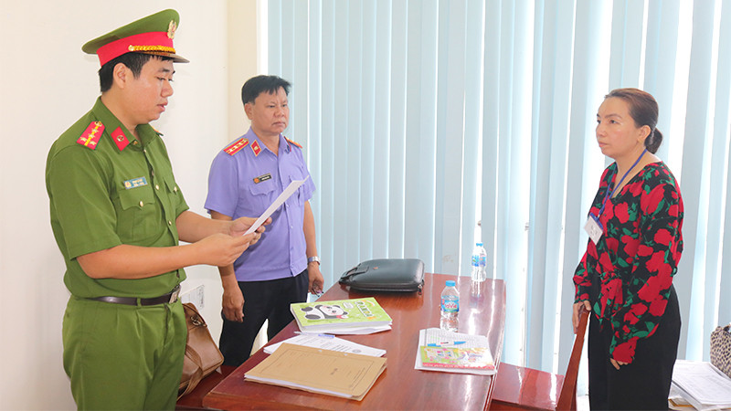 Bị can Trần Thị Thúy Lan tại Cơ quan cảnh sát điều tra. (Ảnh: PHƯỚC THANH)