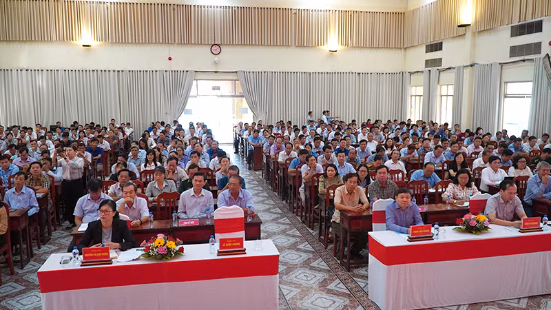 Đại biểu tham dự hội nghị. (Ảnh: HỮU NGHĨA)