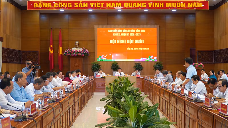 Đại biểu thảo luận tại hội nghị. (Ảnh: HỮU NGHĨA).