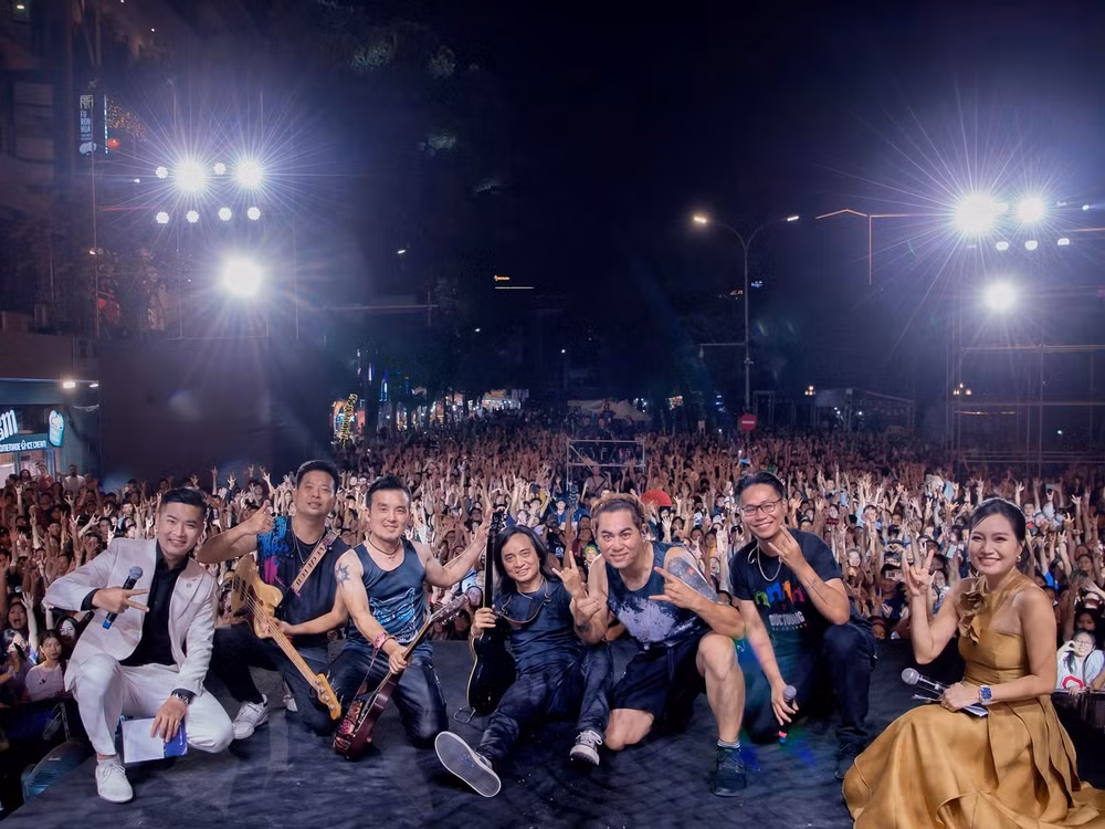 Các rock fan vẫn luôn chờ đợi Bức Tường quay trở lại, không chỉ ở một-hai liveshow mà với mỗi sản phẩm âm nhạc, mỗi hoạt động mà ban nhạc công bố.