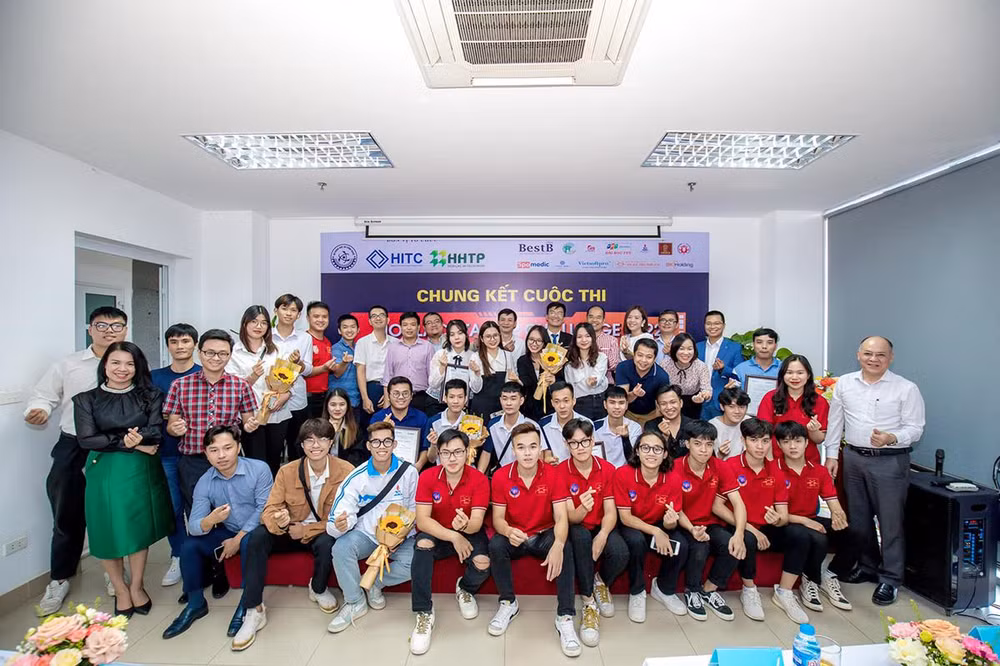 Các đội tham gia thi vòng chung kết.