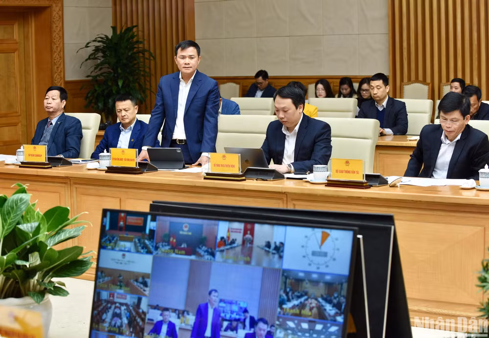 Chủ tịch Hội đồng thành viên Tập đoàn Viettel Tô Dũng Thái phát biểu.