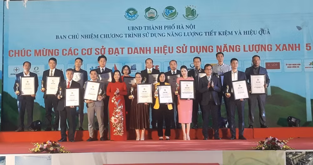 Hà Nội vinh danh 55 cơ sở, công trình sử dụng năng lượng xanh 
