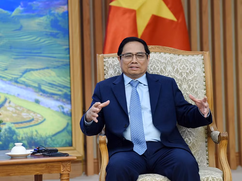 Thủ tướng nêu rõ, chính sách nhất quán của Việt Nam là tiếp tục nỗ lực hết mình với quyết tâm cao nhất để cùng với Lào bảo vệ vững chắc thành quả cách mạng đã đạt được, thúc đẩy quan hệ hợp tác giữa hai nước ngày càng đi vào chiều sâu, thiết thực và hiệu quả trên tất cả các lĩnh vực.