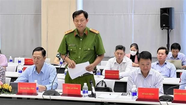 Thượng tá Nguyễn Minh Thân, Phó Trưởng Phòng tham mưu Công an tỉnh Bình Dương, thông tin tại cuộc họp báo cung cấp thông tin về tình hình kinh tế-xã hội năm 12/2022 tại tỉnh Bình Dương. (Ảnh: TTXVN)