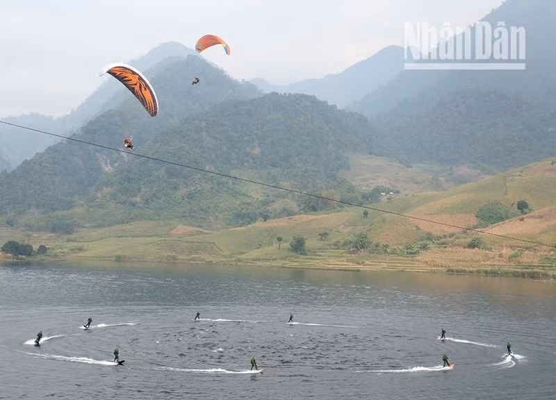 Sơn La: Sôi động Ngày hội du lịch văn hóa huyện Phù Yên ảnh 4