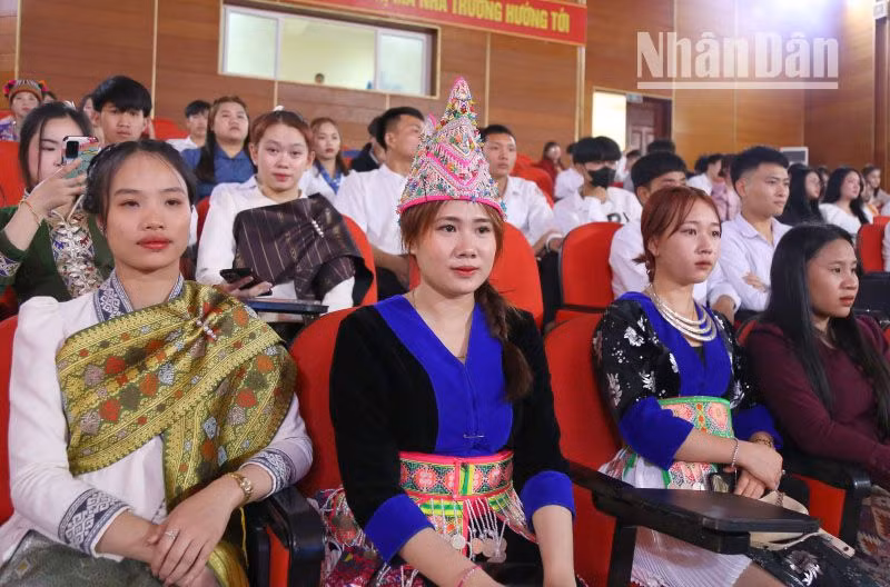 Tại Trường cao đẳng Sơn La có 350 lưu học sinh Lào đang học tập tiếng Việt và các chuyên ngành.