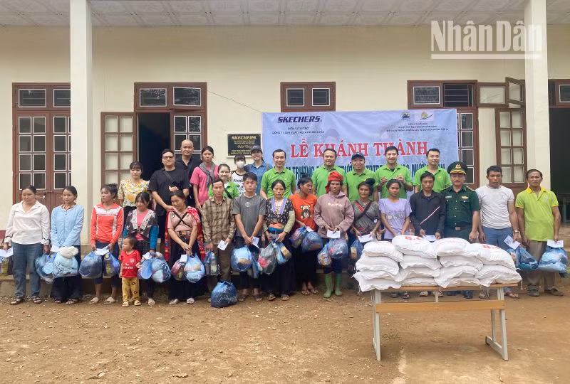 Đồn Biên phòng Mường Lạn cùng Nhóm tình Nguyện Đom Đóm Xanh-Hải Phòng khánh thành điểm trường Pu Hao, Huổi Lè.