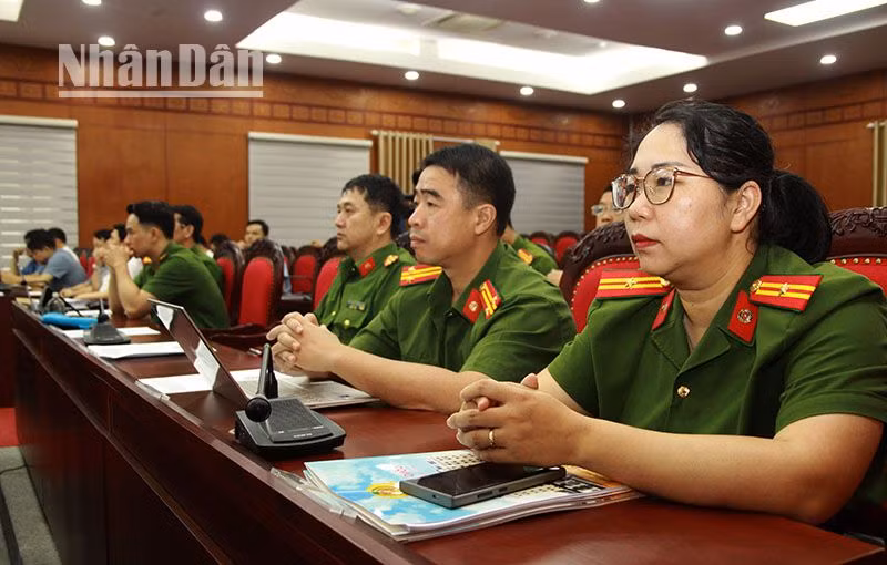 Lực lượng Công an tỉnh Sơn La đã nghiên cứu, tham mưu tổ chức ký quy chế phối hợp đẩy mạnh phong trào toàn dân tham gia phòng cháy, chữa cháy trong tình hình mới với Ủy ban Mặt trận Tổ quốc tỉnh.