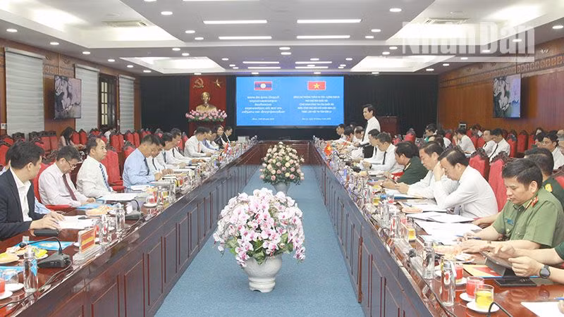 Thượng tướng Suvon Luongbunmi, Phó Chủ tịch Quốc hội nước Cộng hòa Dân chủ Nhân dân Lào cùng đoàn công tác của Quốc hội Lào làm việc tại tỉnh Sơn La.