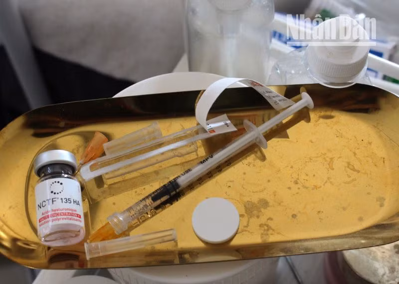 Hoạt chất MESO được chủ SPA tiến hành tiêm “chui” cho khách. (Ảnh: Cao Thiên)