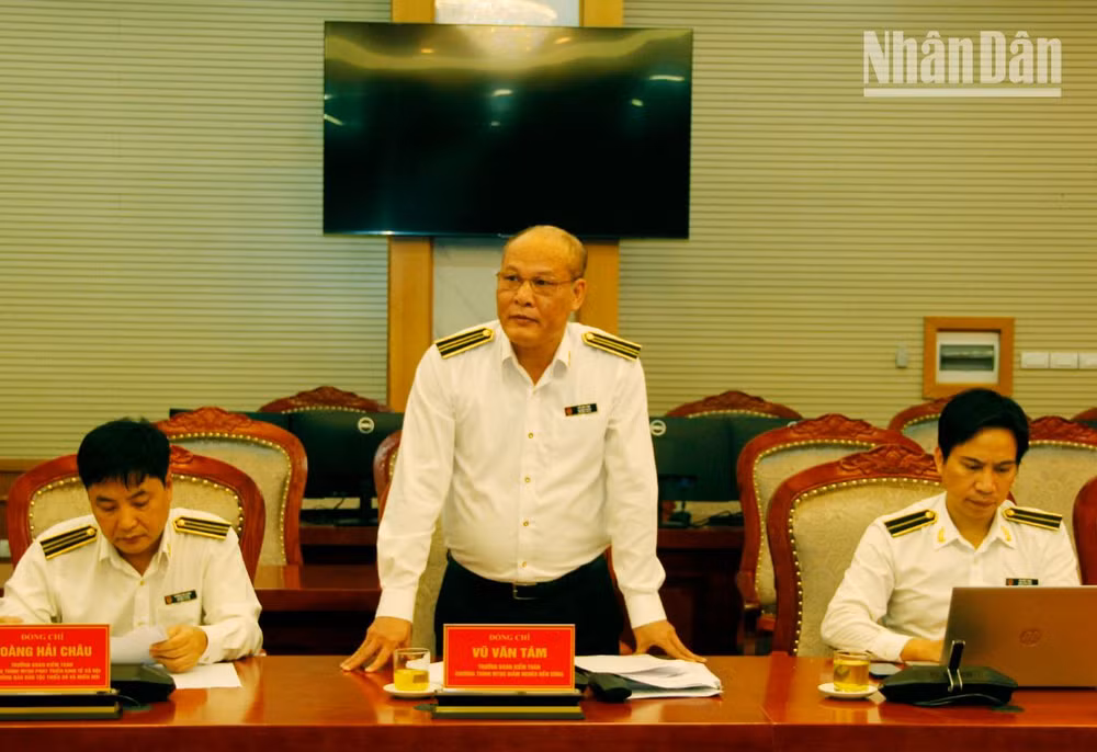 Đoàn công tác công bố quyết định kiểm toán tại Sơn La.