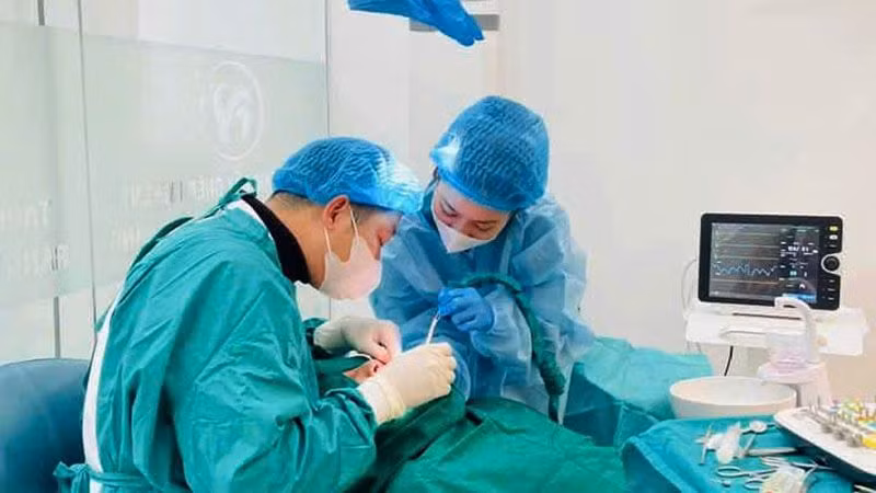 Hình ảnh hoạt động do chính Trung tâm nha khoa thẩm mỹ Dr.Cường, cơ sở chưa được cấp phép, tại tổ dân phố số 5, phường Mộc Lỵ, thị xã Mộc Châu đưa lên quảng bá trên mạng xã hội vào ngày 7/2/2025.