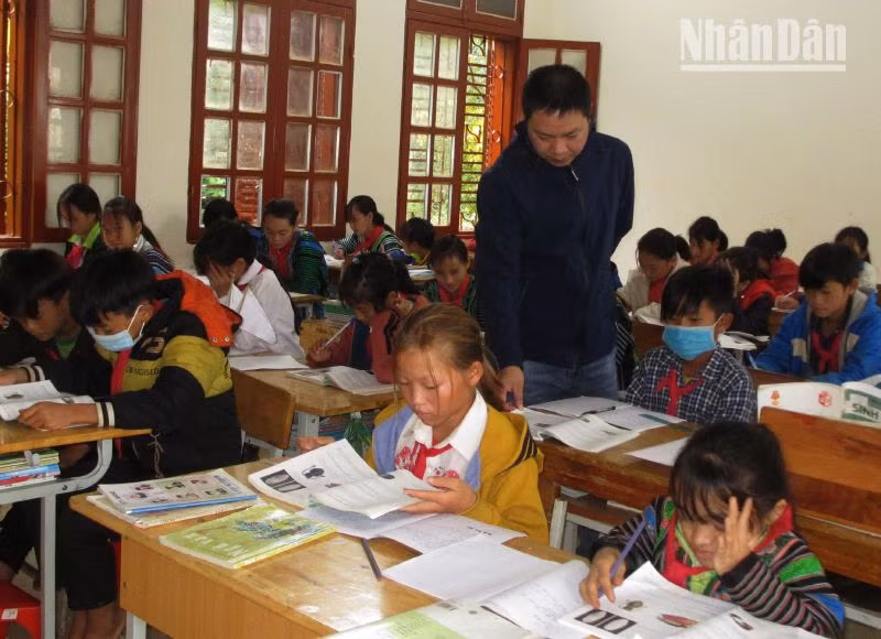 Thành phố Sơn La phấn đấu mục tiêu trung hạn xóa mù chữ mức độ 1 cho 99% người trong độ tuổi 35-60 tuổi; mức độ 2 cho 100% người trong độ tuổi 15-34 tuổi.