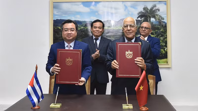 Ký kết Biên bản kỳ họp 41 Ủy ban liên chính phủ Việt Nam-Cuba.