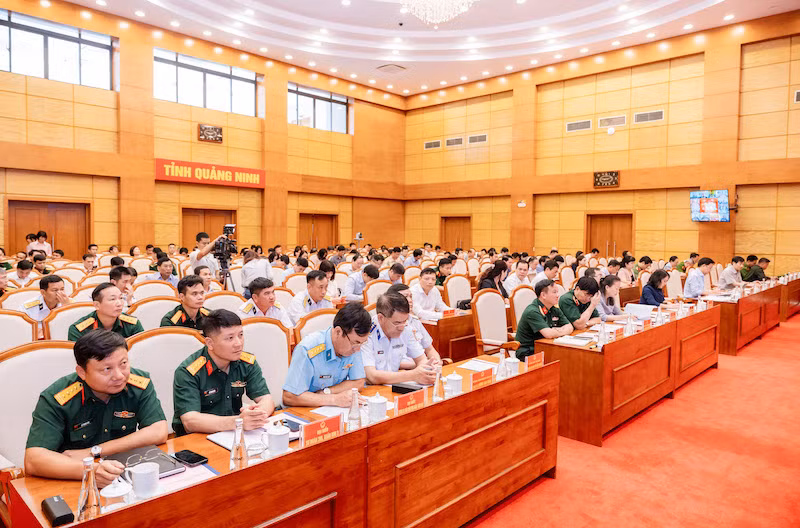 Các đại biểu tham dự hội nghị.