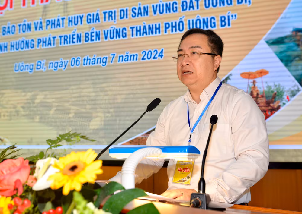 Phó Bí thư Tỉnh ủy Quảng Ninh Đặng Xuân Phương phát biểu tại hội thảo.