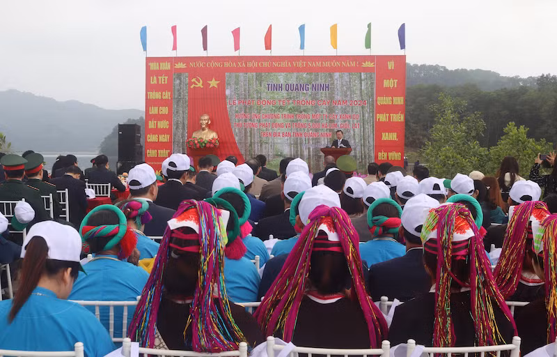 Quang cảnh Lễ phát động Tết trồng cây "Đời đời nhớ ơn Bác Hồ" tại huyện Đầm Hà, Quảng Ninh.