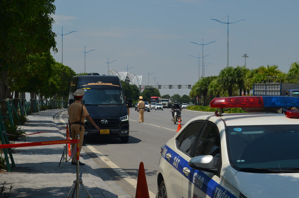 Công an tỉnh Quảng Ninh tăng cường tuần tra, kiểm soát tại các khu vực trung tâm thành phố Hạ Long trong những ngày nghỉ lễ.