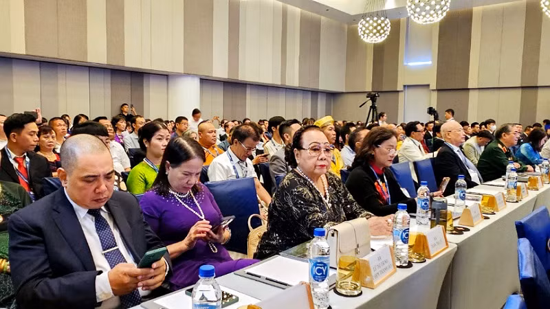 Các đại biểu tham dự hội nghị.