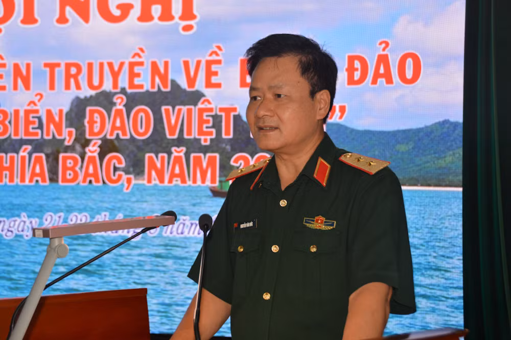 Trung tướng Nguyễn Văn Đức, Cục Trưởng Cục Tuyên huấn phát biểu tại Hội nghị.