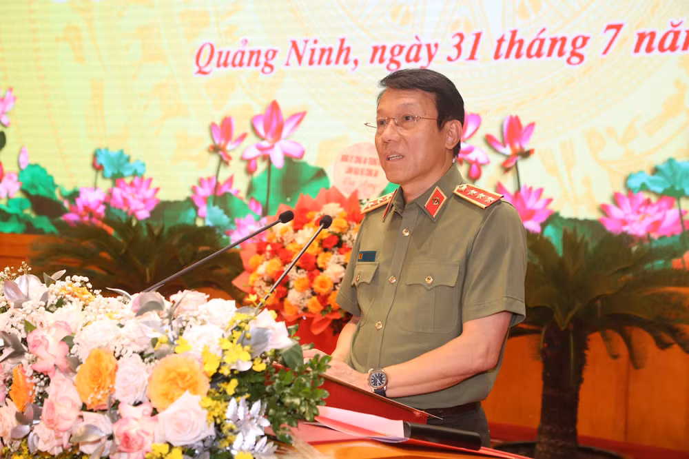 Thượng Tướng Lương Tam Quang, Thứ Trưởng Công an phát biểu chỉ đạo tại hội nghị.