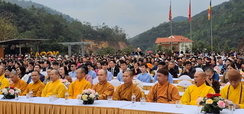 Các đại biểu tham dự Lễ hội Xuân Ngọa Vân 2024.