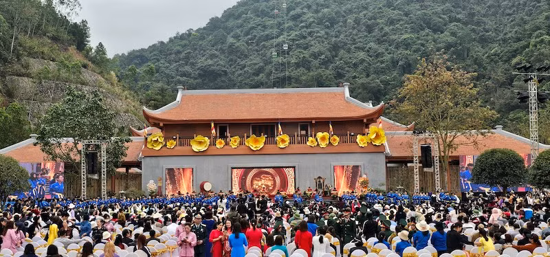 Quang cảnh Lễ khai mạc Lễ hội Xuân Ngọa Vân 2024.