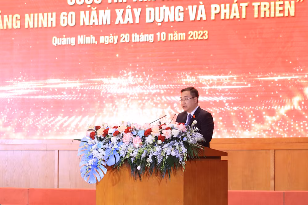 Phó Bí thư Tỉnh ủy Quảng Ninh Đặng Xuân Phương phát biểu đánh giá Cuộc thi. Phó Bí thư Tỉnh ủy Quảng Ninh Đặng Xuân Phương phát biểu đánh giá Cuộc thi.