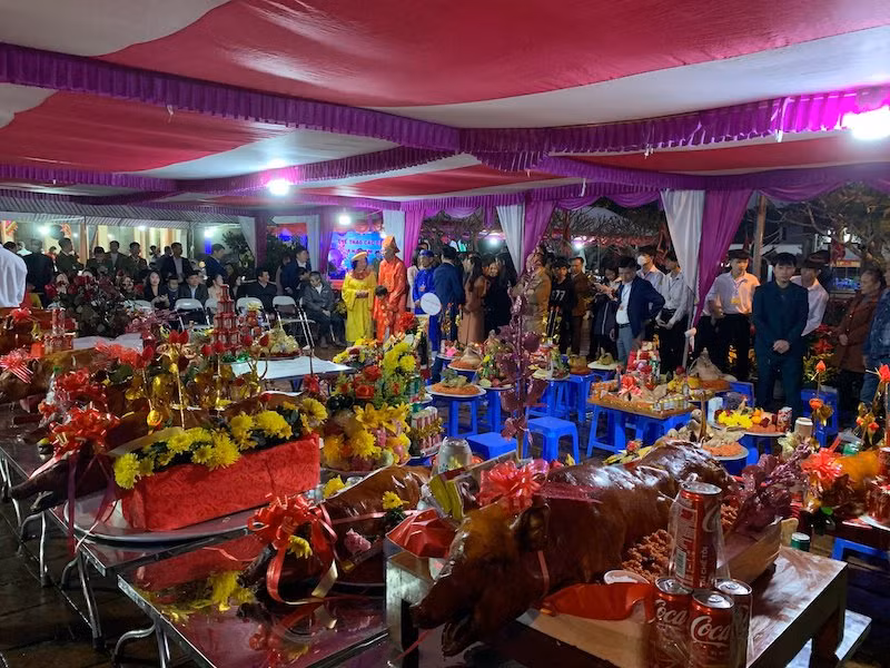 Quang cảnh Lễ cáo trạng trong Lễ hội Đình Đầm Hà, huyện Đầm Hà, tỉnh Quảng Ninh.