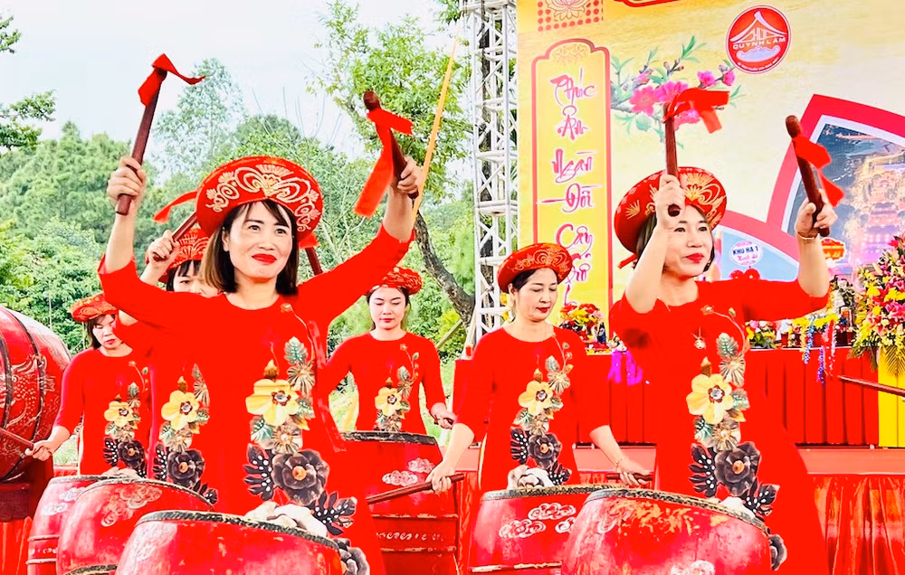 Màn trống khai hội chùa Quỳnh Lâm 2023.