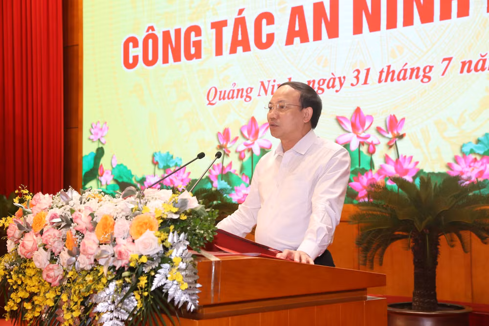 Bí thư Tỉnh uỷ Quảng Ninh Nguyễn Xuân Ký phát biểu chào mừng hội nghị.