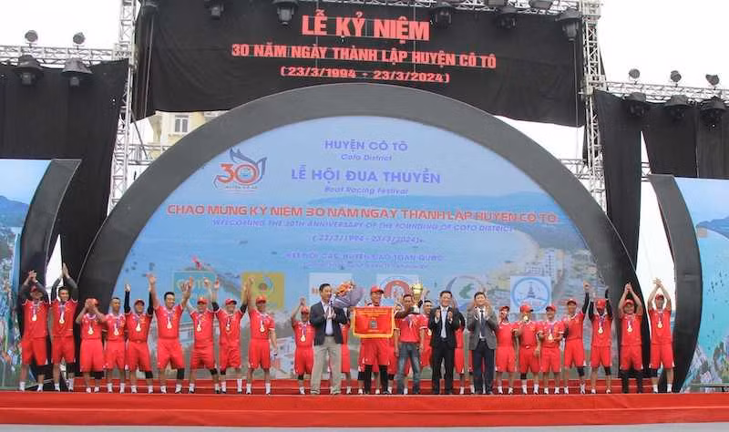 Đội Vân Đồn giành giải Nhất.