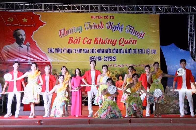 Chương trình nghệ thuật đặc sắc chào mừng 78 năm Ngày Quốc khánh 2/9 tại huyện đảo Cô Tô.