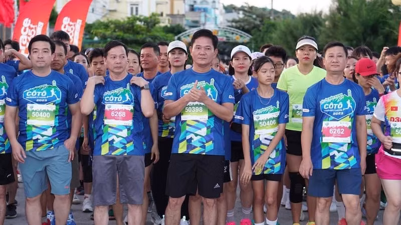 Các vận động viên chuẩn bị xuất phát ở cự ly 5km.