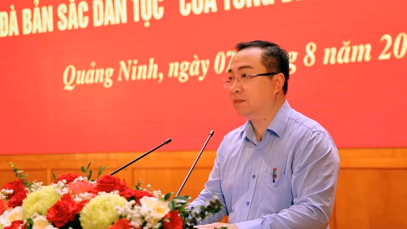 Phó Bí thư Tỉnh ủy Quảng Ninh Đặng Xuân Phương phát biểu tại Hội nghị.