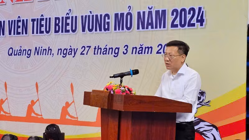 Ông Nguyễn Việt Dũng, Giám đốc Sở Văn hóa, Thể thao và Du lịch tỉnh Quảng Ninh phát biểu tại lễ vinh danh.