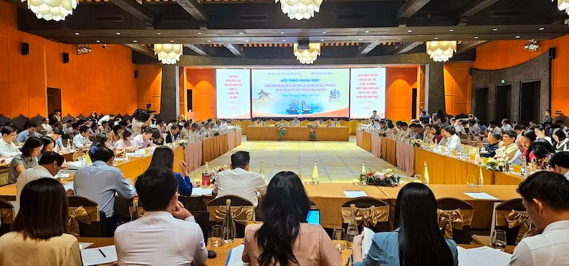 Quang cảnh Hội thảo Quảng Ninh nhận diện và phát huy các giá trị văn hóa, con người tạo nguồn lực cho phát triển nhanh, bền vững.