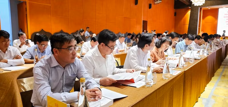 Các đại biểu tham dự hội thảo.