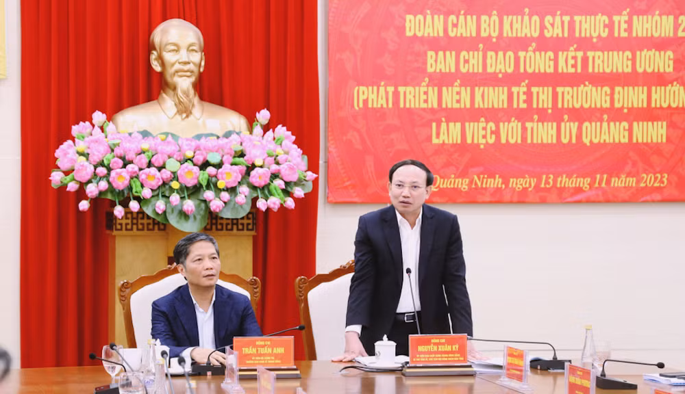 Bí thư Tỉnh ủy Quảng Ninh Nguyễn Xuân Ký phát biểu tại buổi làm việc.