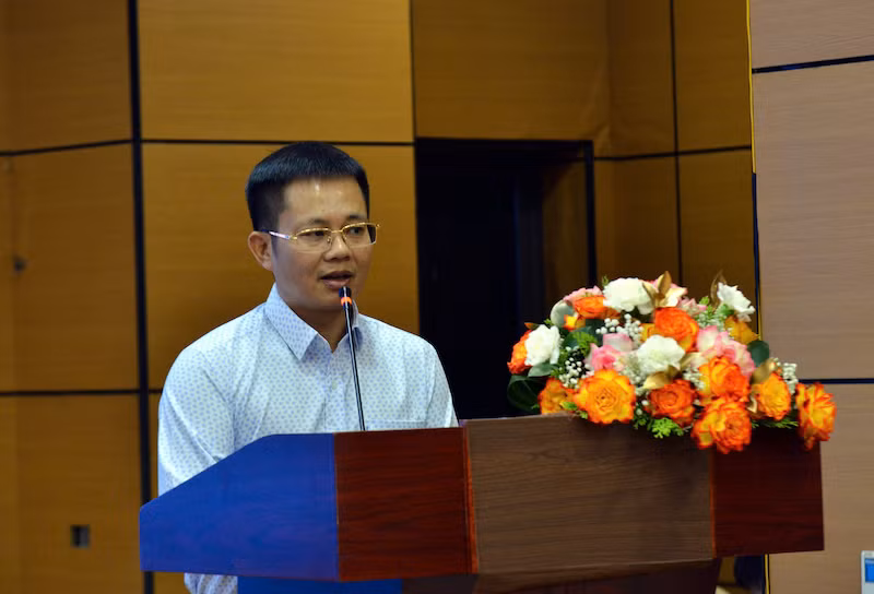 Phó Chủ tịch Thường trực Hội Nhà báo tỉnh Quảng Ninh Đỗ Ngọc Hà phát biểu tại hội nghị.