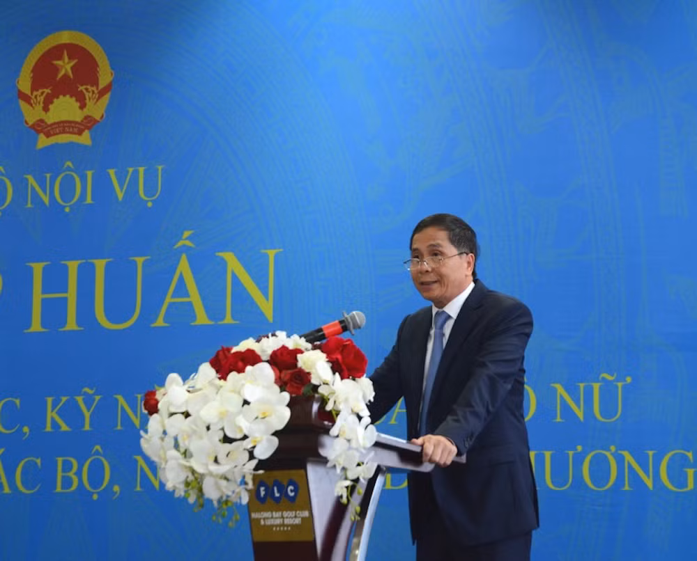 Thứ trưởng Nội vụ Triệu Văn Cường phát biểu khai mạc lớp tập huấn.
