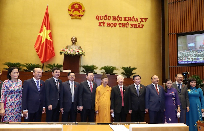 Đoàn đại biểu Quốc hội tỉnh Quảng Ninh chụp ảnh lưu niệm với các đồng chí lãnh đạo Đảng, Nhà nước tại kỳ họp thứ nhất, Quốc hội khoá XV.