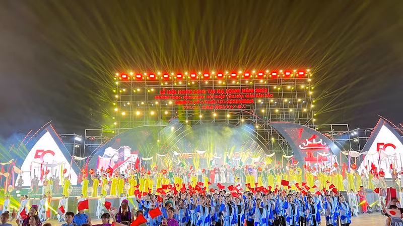 Chương trình nghệ thuật tại lễ khai mạc Lễ hội Hokkaido tại Hạ Long năm 2023 mang đậm màu sắc văn hóa của Việt Nam và Nhật Bản.