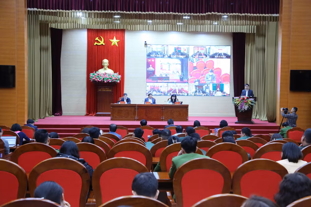 Quang cảnh buổi tiếp xúc.