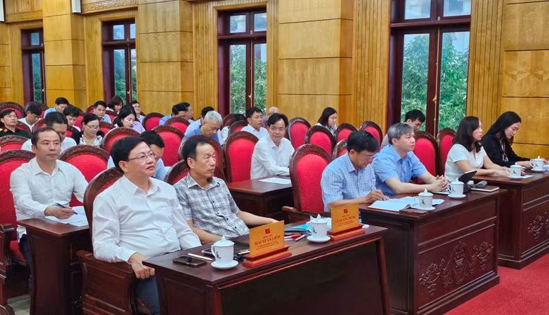 Các đại biểu học tập, quán triệt Nghị quyết số 41-NQ/TW tại điểm cầu Tỉnh ủy Thanh Hóa.